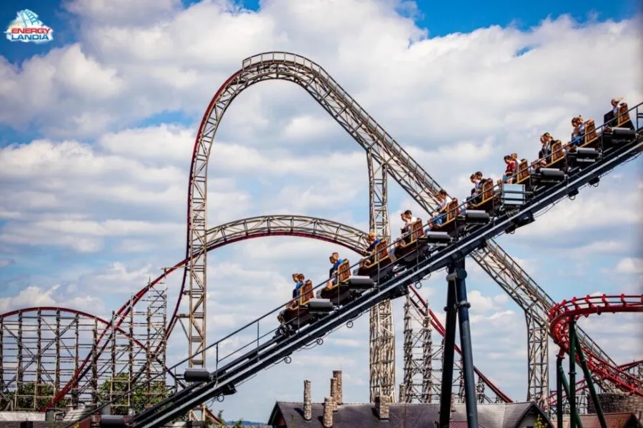 Czy Energylandia jest otwarta w deszcz? Poznaj atrakcje mimo opadów
