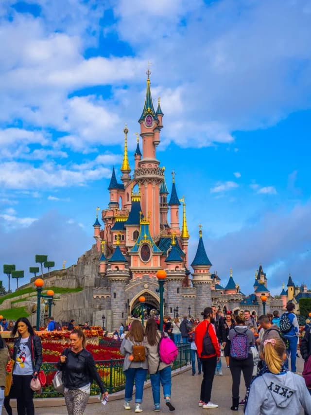 Jak zwiedzać Disneyland Paris i uniknąć tłumów w parkach Jak zwiedzać Disneyland Paris i uniknąć tłumów w parkach